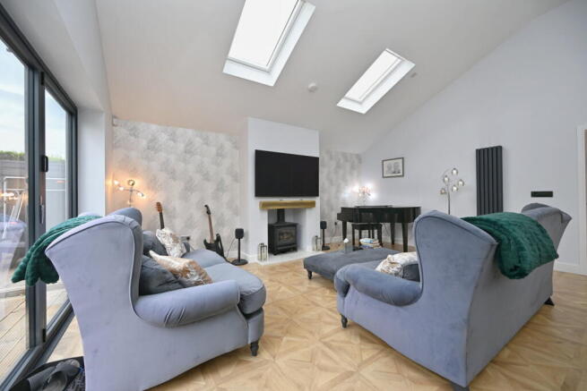2 bed Detached Bungalow for sale Image 5