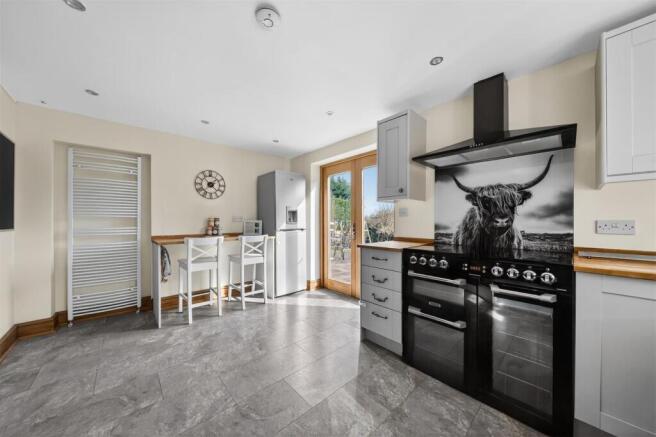 kitchen 1.jpg