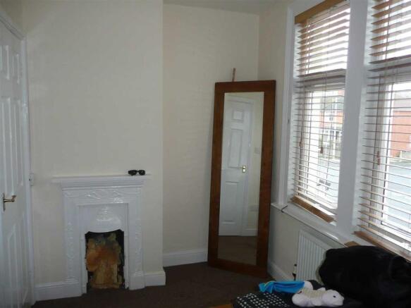 BEDROOM 2