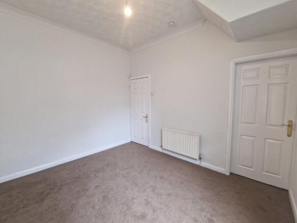 3 bed Terraced to rent Image 7