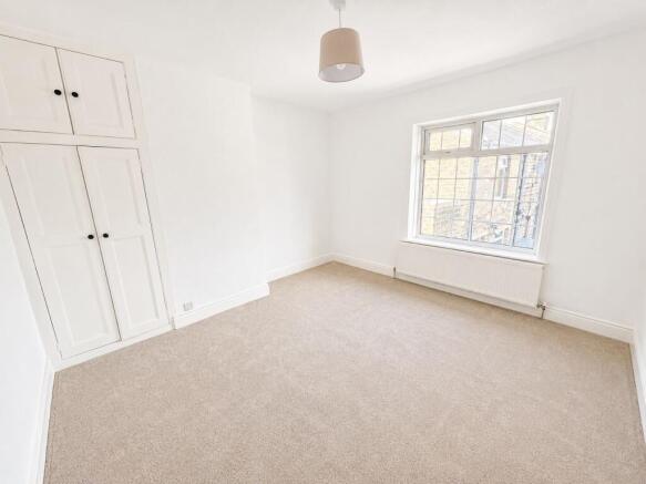 3 bed Semi-Detached for sale Image 6