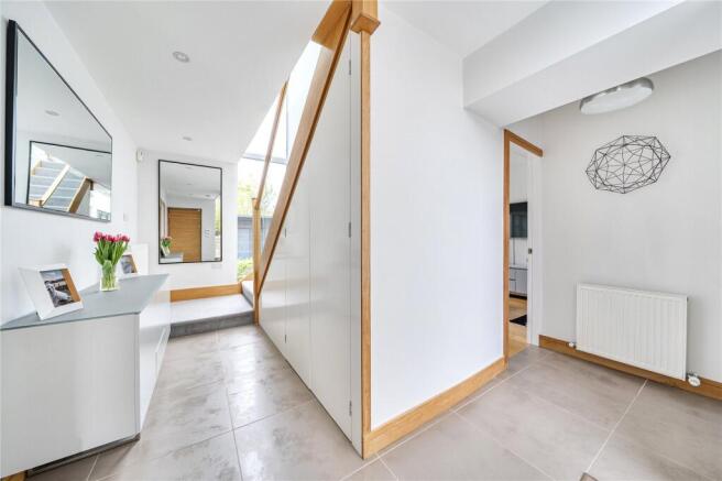 5 bed Detached for sale Image 11