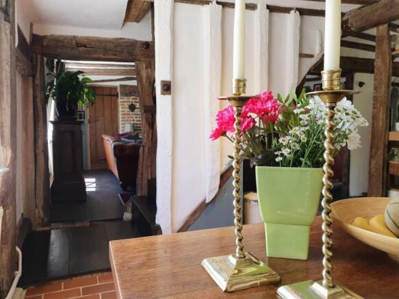 Dining Room & Lounge