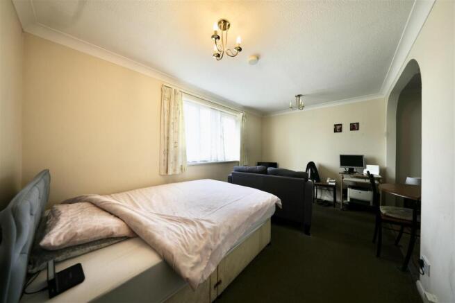 1 bed Flat for sale Image 4