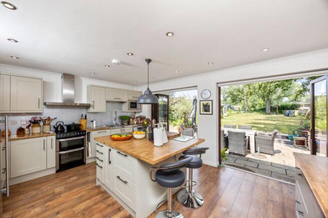 Kitchen / dining room
