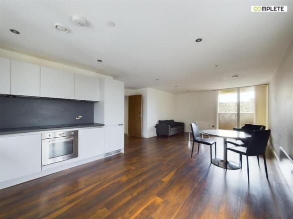 CAM01231G0-PR0052-STILL015