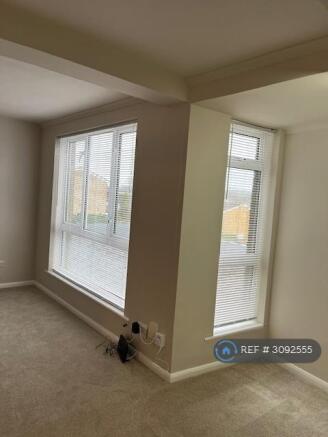 Lounge Windows
