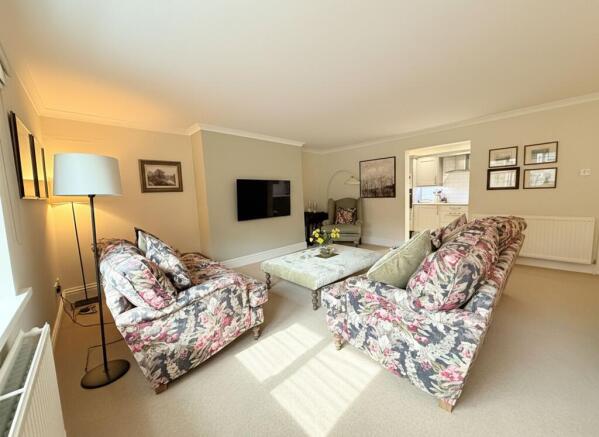 2 bed Apartment for sale Image 6