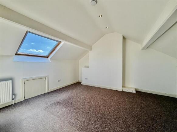 Derwent Road, Meltham, Holmfirth photo 4