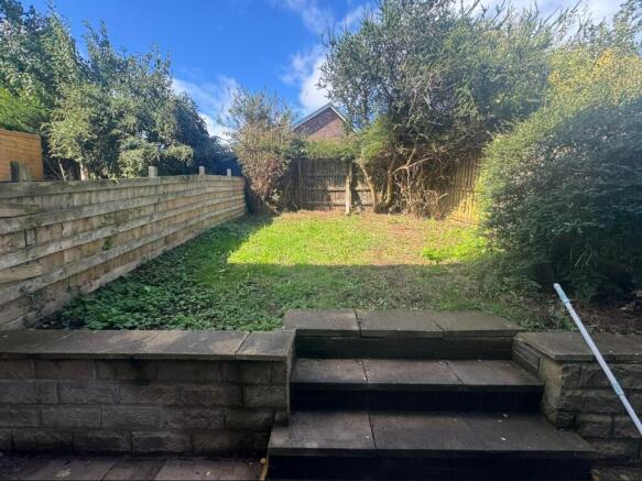 2 bed Semi-Detached to rent Image 8