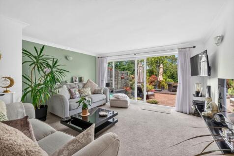 Berkeley Court, Weybridge, KT13