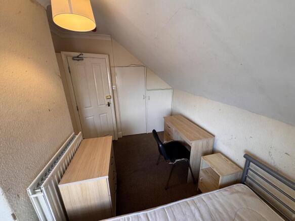 1 bed House Share to rent Image 9