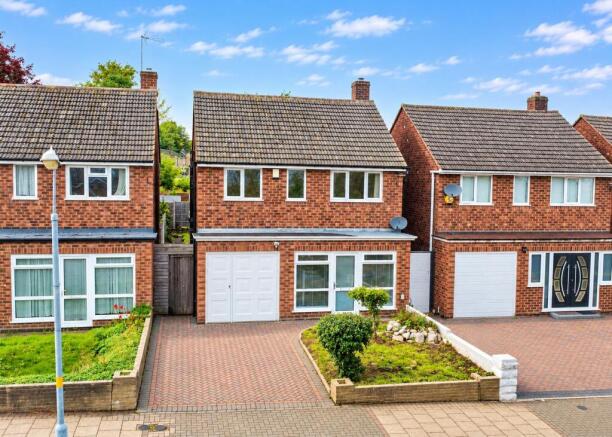 3-bed detached on Pitts Farm Road, Birmingham, £300,000