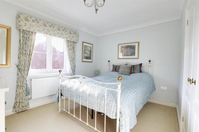 Bed2.jpg