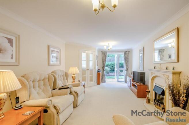 8699599-interior12.jpg