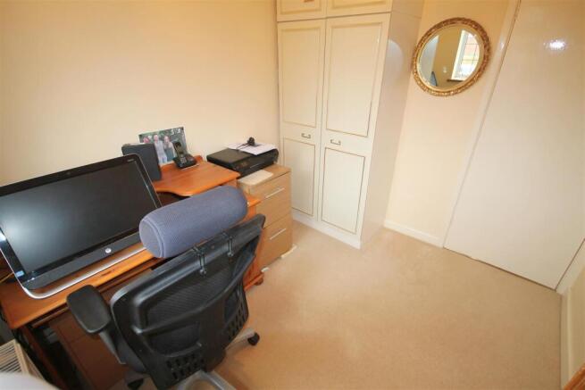 HR Bedroom 4i.JPG