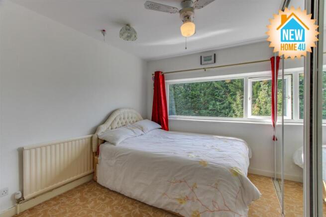 MASTER BEDROOM:
