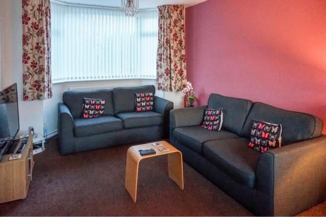 Lounge/Dining Room