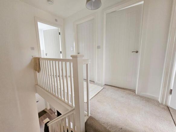 3 bed Semi-Detached for sale Image 9