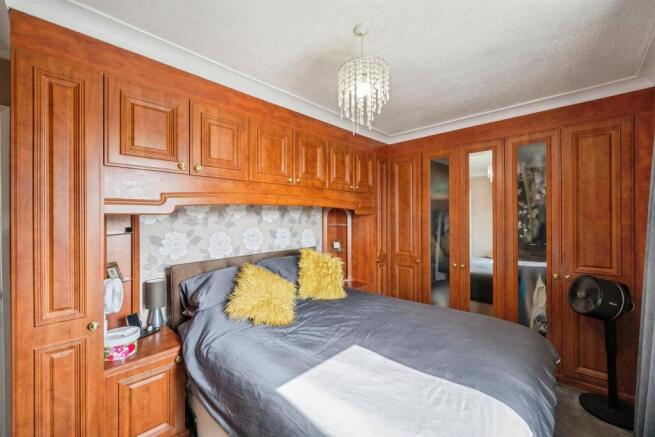 2 bed Detached for sale Image 10