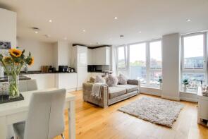 9, Broadway House, Station Avenue, Wickford SS11 7GU