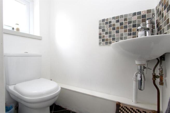 Downstairs WC.JPG