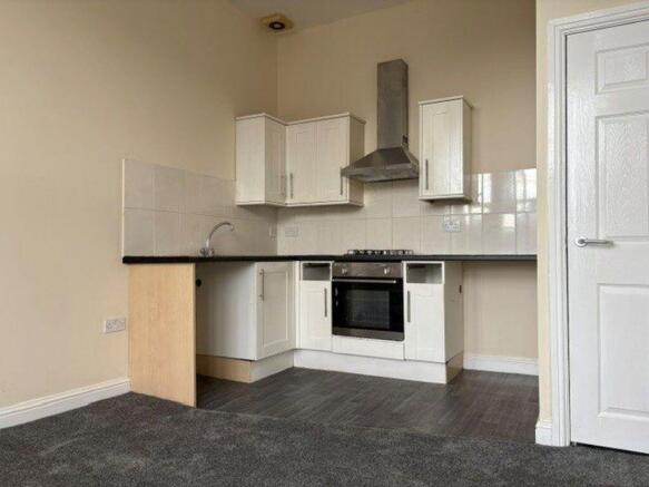 2 bed Flat to rent Image 4