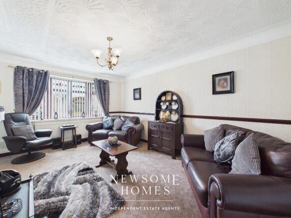 Sunningdale, Buckley photo 4