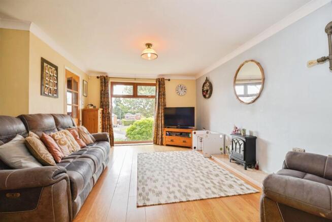 3 bed Detached for sale Image 4