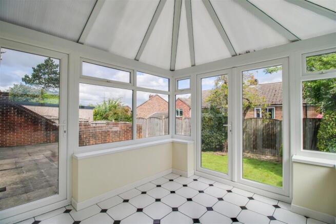 5 bed Semi-Detached for sale Image 6