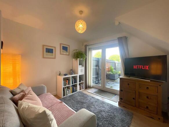 Bedroom 2 (Lounge)