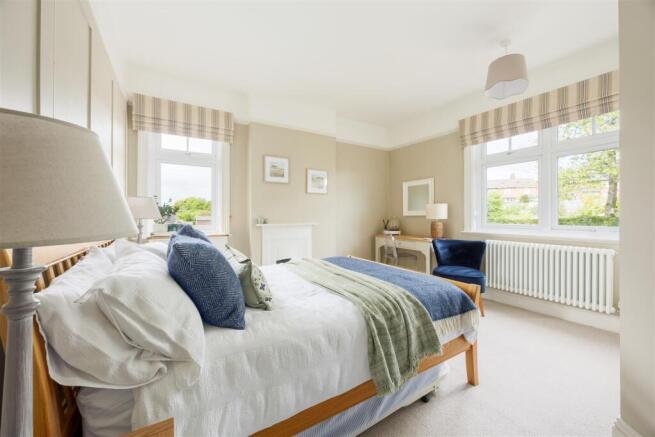 4 bed Semi-Detached for sale Image 10
