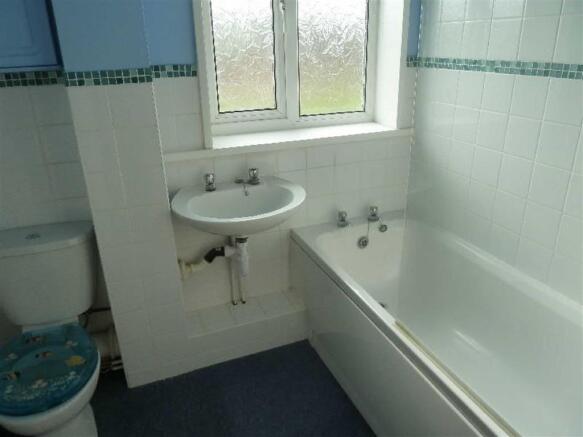 HOUSE BATHROOM / WC