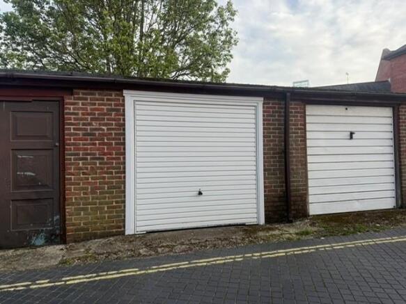 Garage beck st.jpg