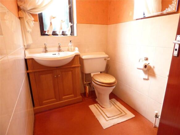Wc/Cloakroom