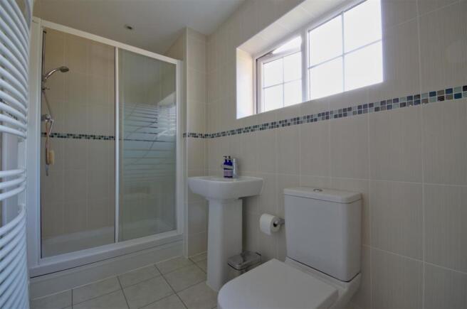 Shower room 2.jpg