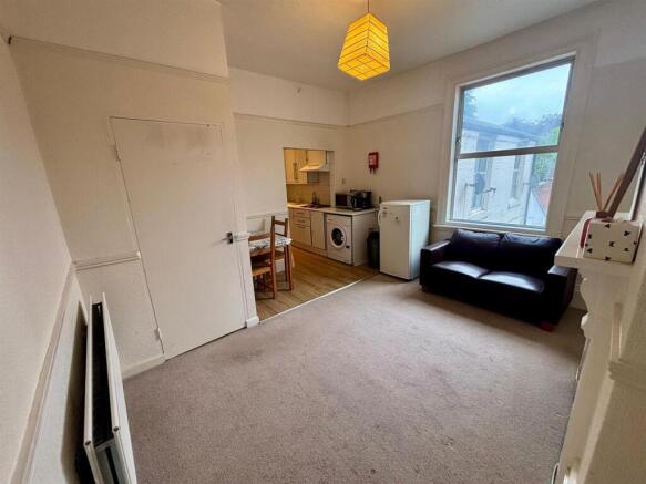Sitting room Pic 2
