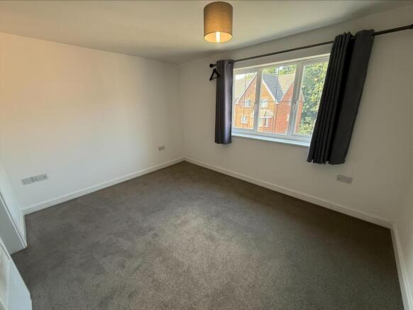 2 bed Apartment to rent Image 8