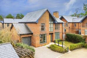 2, Calton Close, Chertsey KT16 0BX