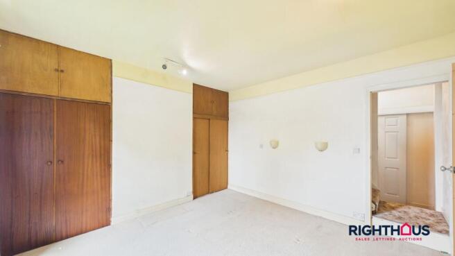 4 bed Terraced for sale Image 9