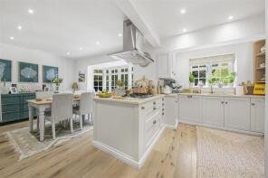 27, Brookland Rise, Golders Green, London NW11 6DN