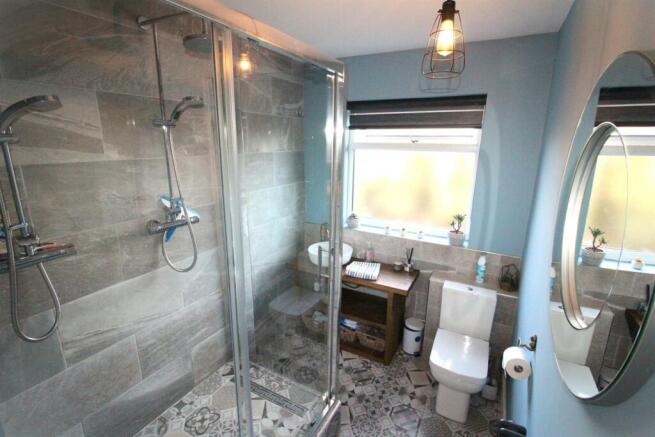 Shower Rom.JPG