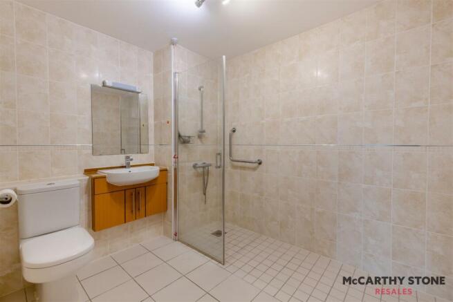 2 bed Apartment for sale Image 5