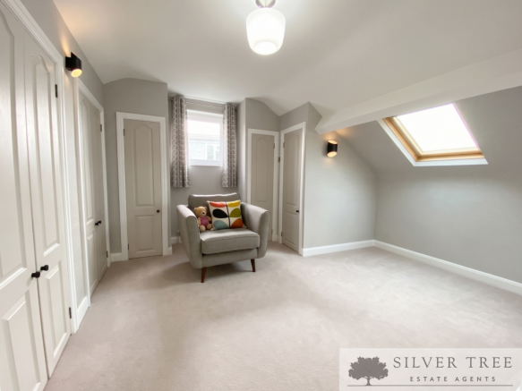 2 bed Semi-Detached Bungalow for sale Image 8