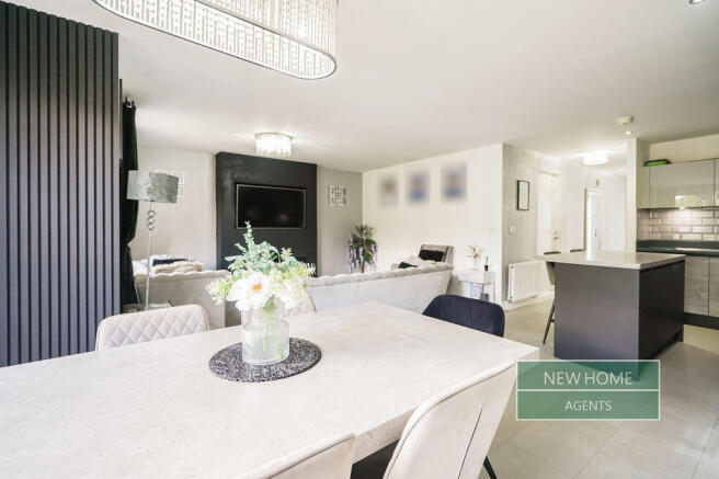 4 bed Detached for sale Image 7