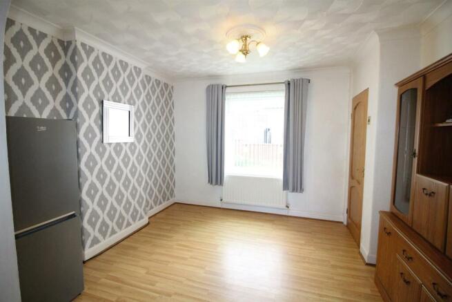 11 Bedale Ave-Dining.JPG