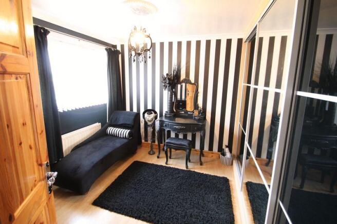 FRONT BEDROOM