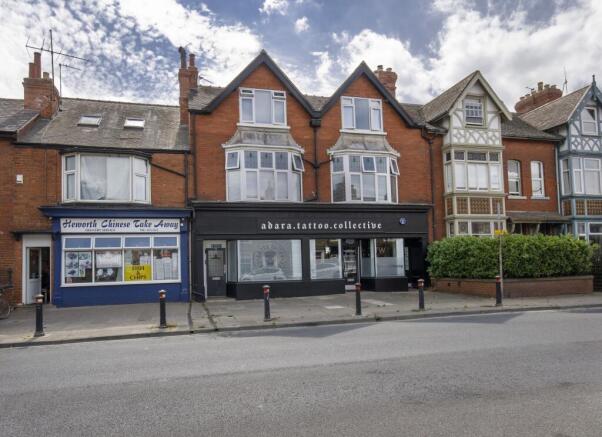 3 bed Flat to rent Image 12