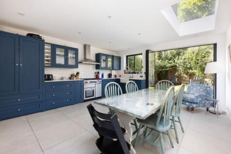 Hadyn Park Road W12