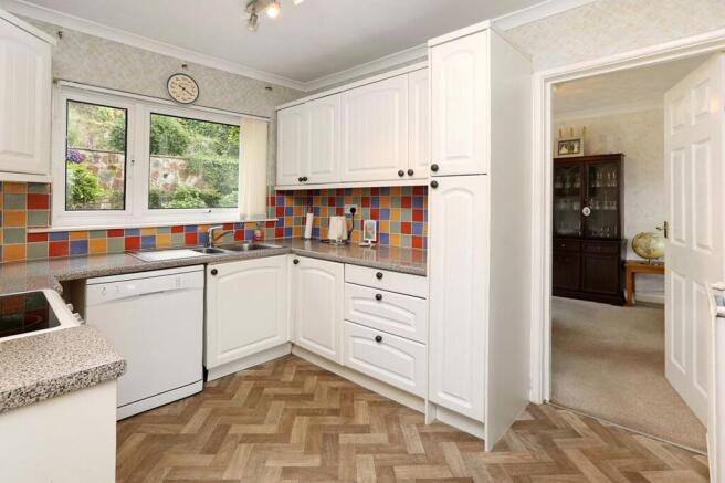 Deer Park Avenue, Teignmouth, TQ14 photo 3